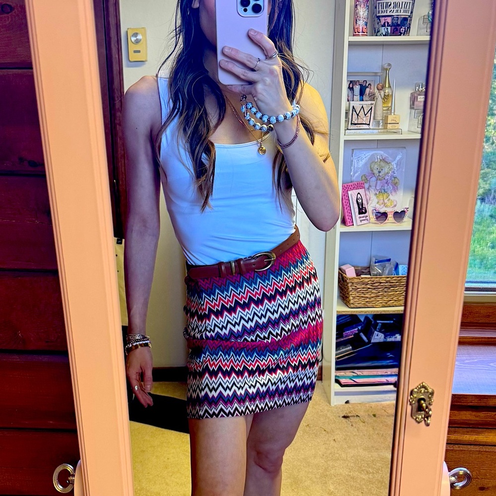Express Zigzag Patterned Skirt - Picture 3 of 7